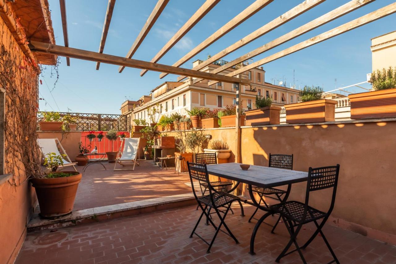 Bright And Comfy Terraced Apartment In Trastevere Rom Exteriör bild