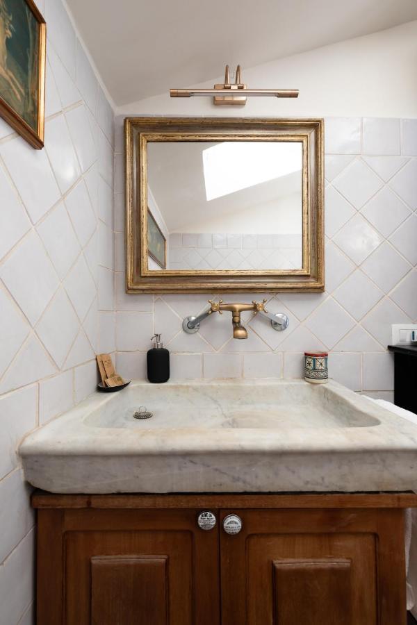 Bright And Comfy Terraced Apartment In Trastevere Rom Exteriör bild