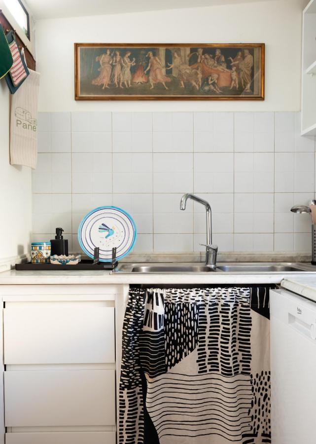 Bright And Comfy Terraced Apartment In Trastevere Rom Exteriör bild