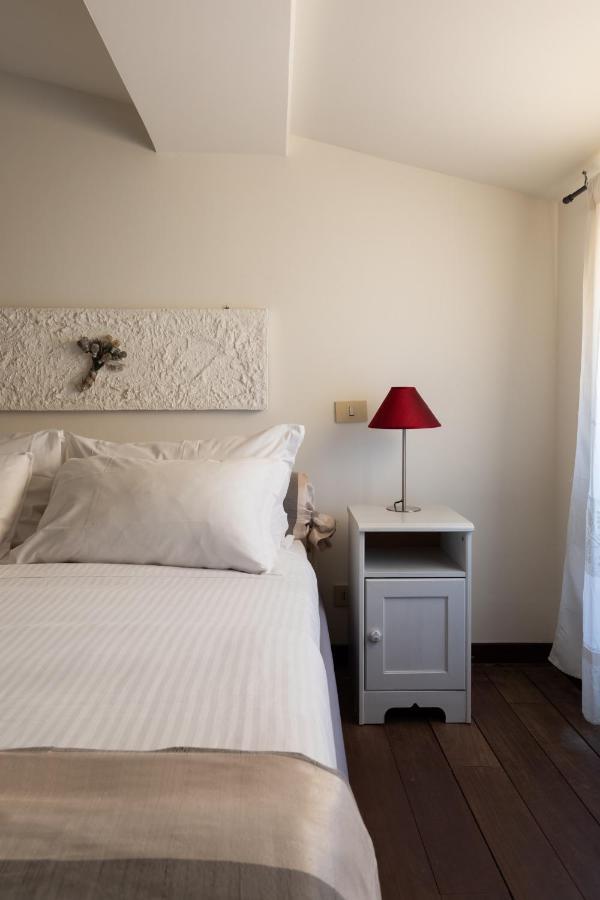 Bright And Comfy Terraced Apartment In Trastevere Rom Exteriör bild