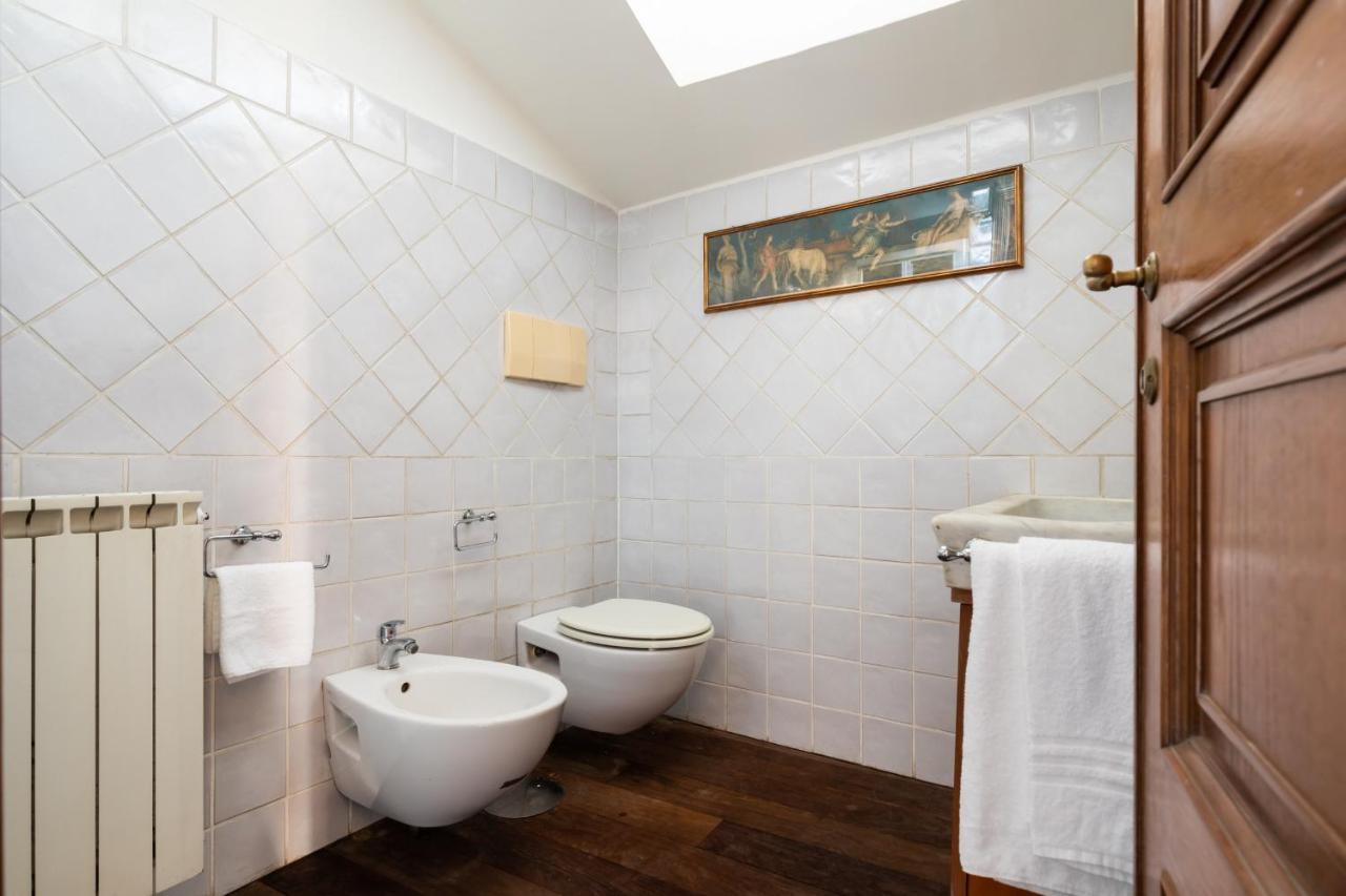 Bright And Comfy Terraced Apartment In Trastevere Rom Exteriör bild