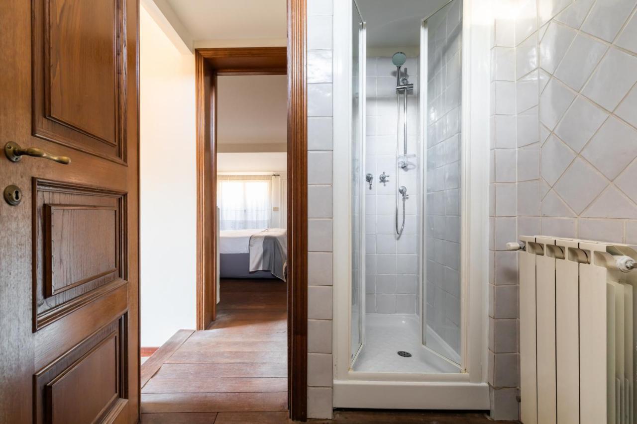 Bright And Comfy Terraced Apartment In Trastevere Rom Exteriör bild